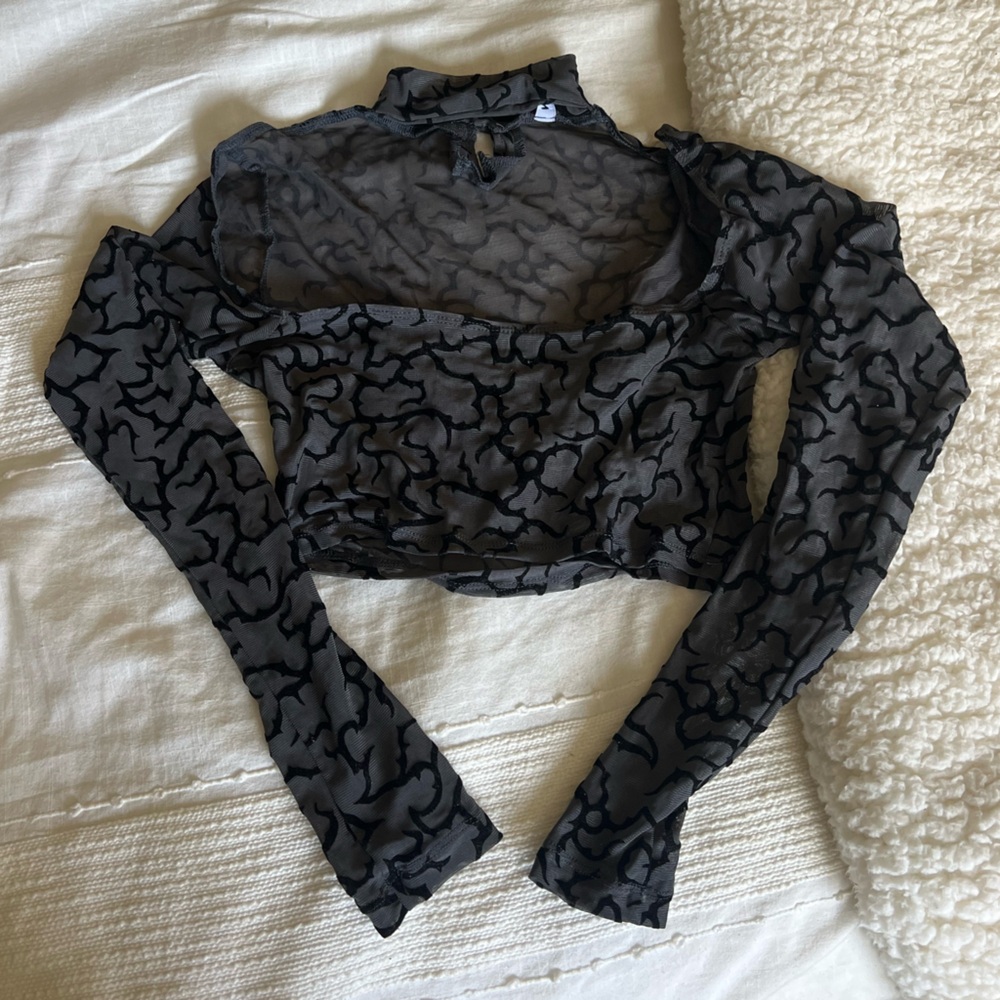 Motel Rocks Gray Sheer Patterned Top - Picture 2 of 4